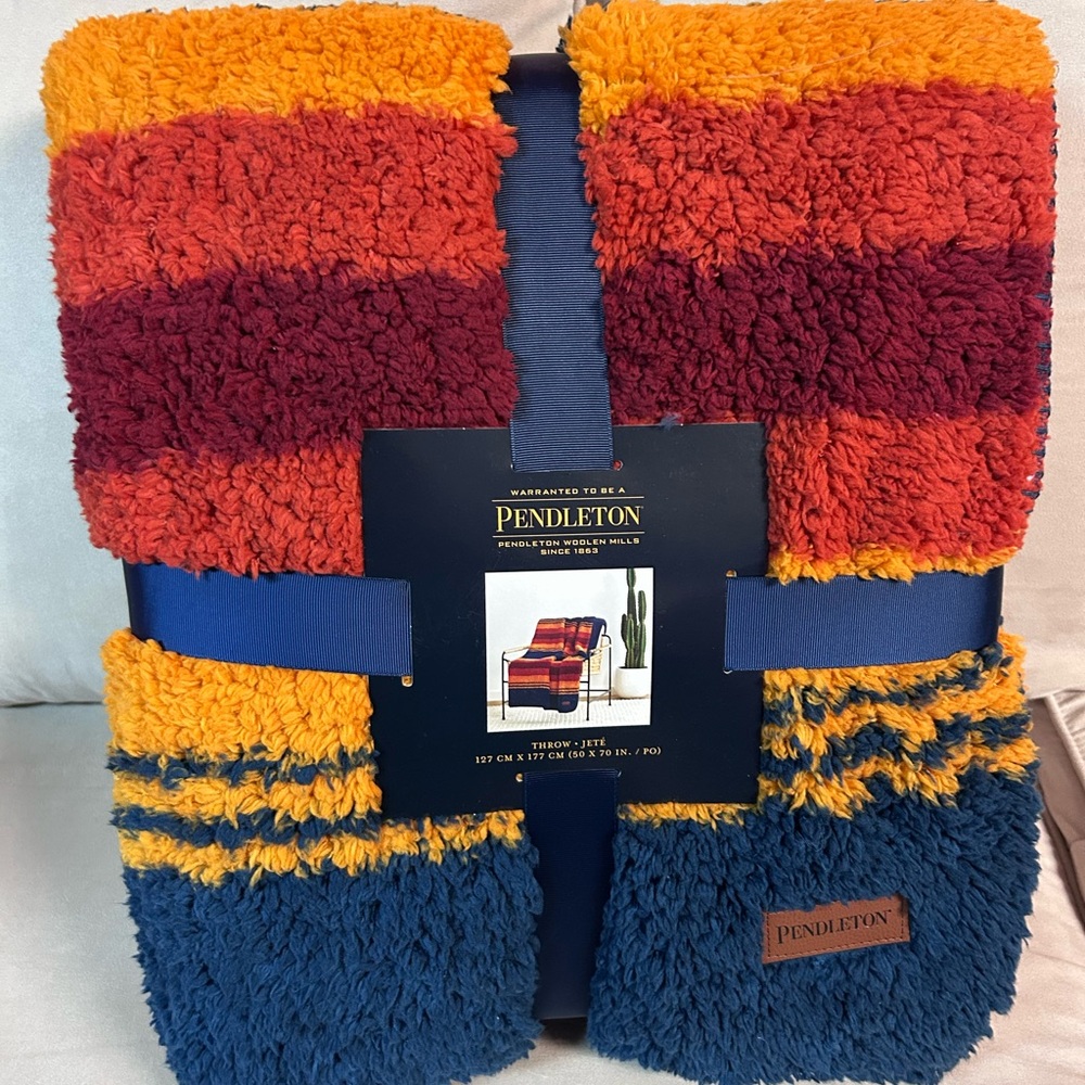 Pendleton Multicolor Plush Blanket